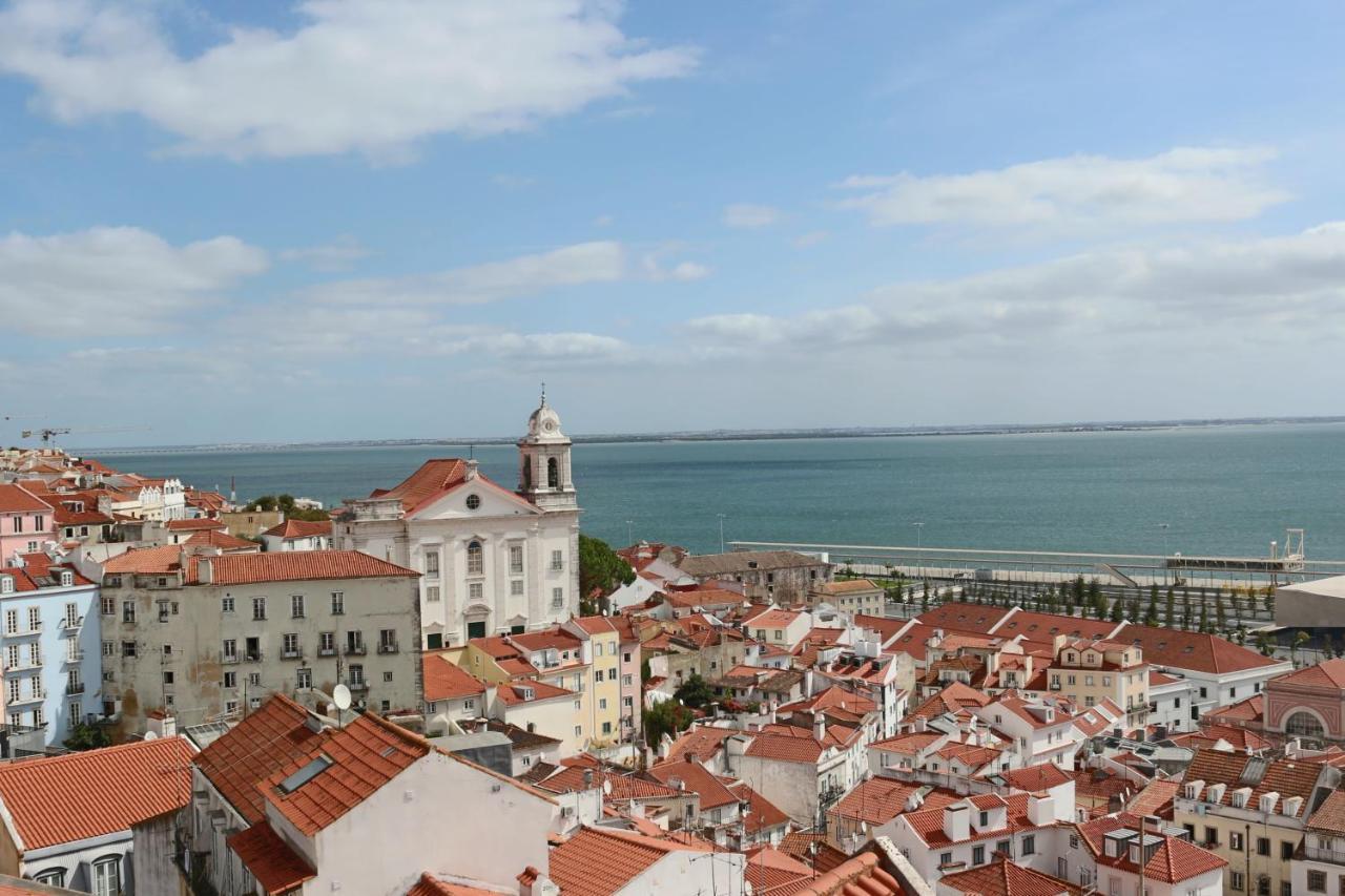 Apartment Crooked House Alfama Lisbon
