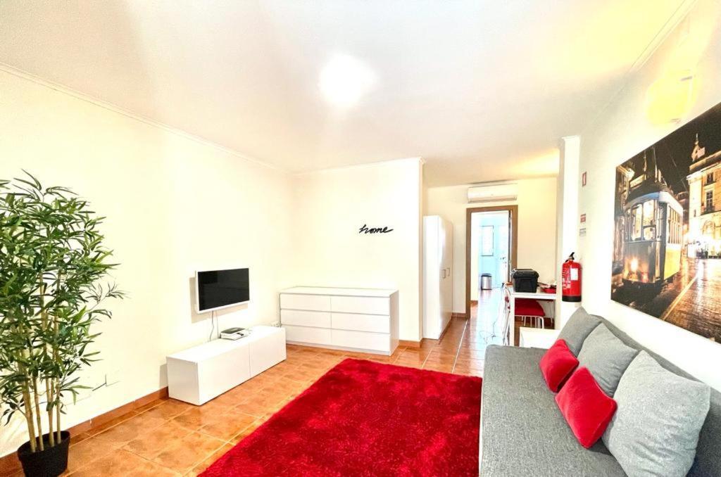 Apartamento Lisboa, Lisbon, Charming Patio House, , Wifi, Air Conditioning, Near Metro, By Ig Lisboa