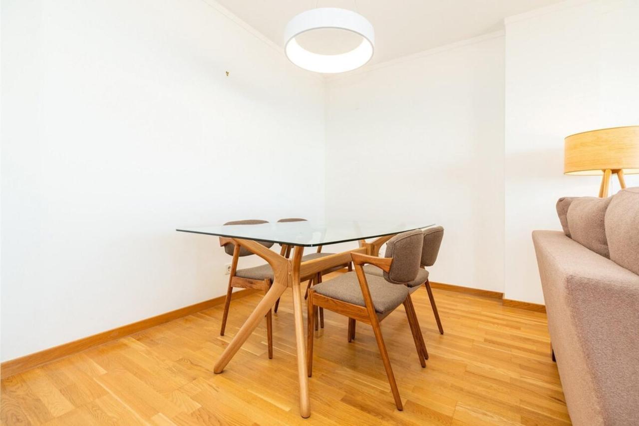 Apartment Modern 2 Bedroom With Balcony And Amazing Views *