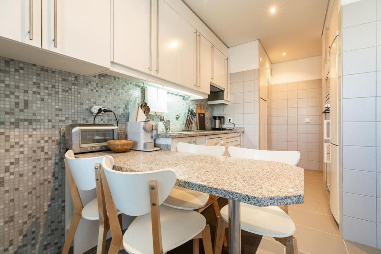 Apartment Modern 2 Bedroom With Balcony And Amazing Views *