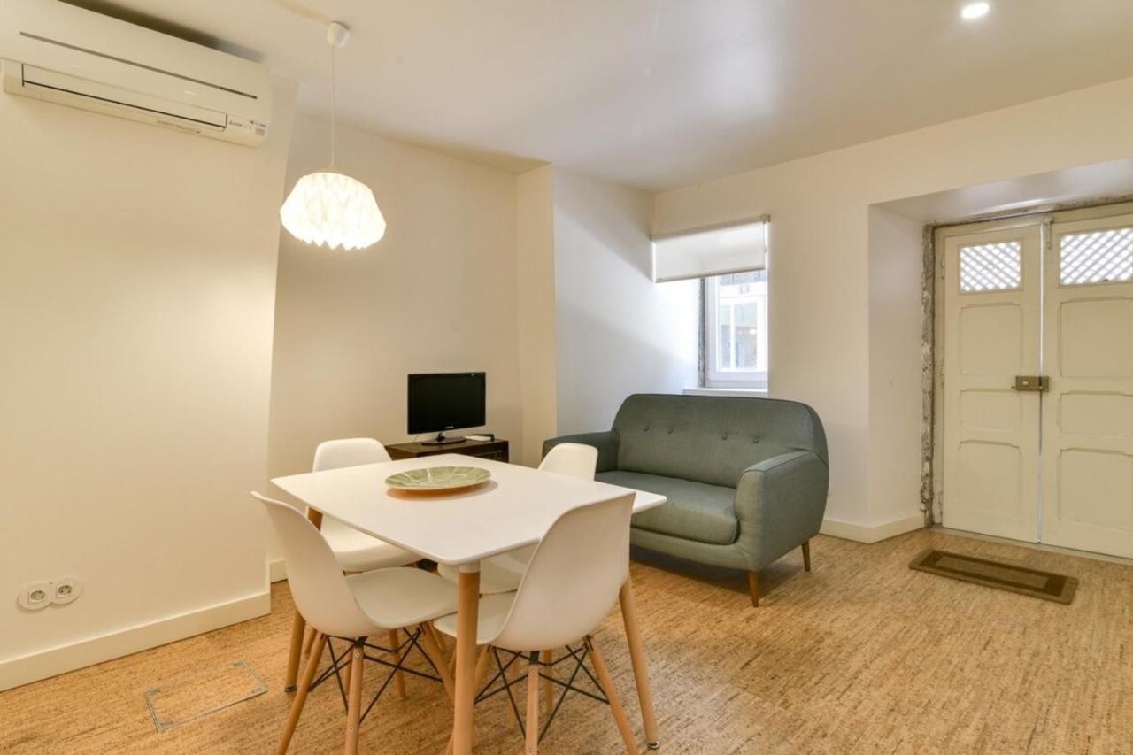 New With Easy Access In Traditional Area Apartamento