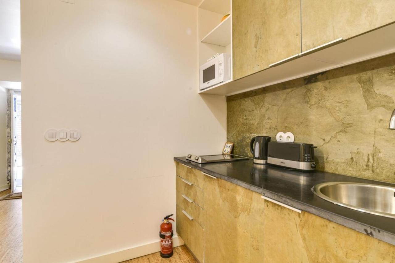 New With Easy Access In Traditional Area Apartamento Lisboa