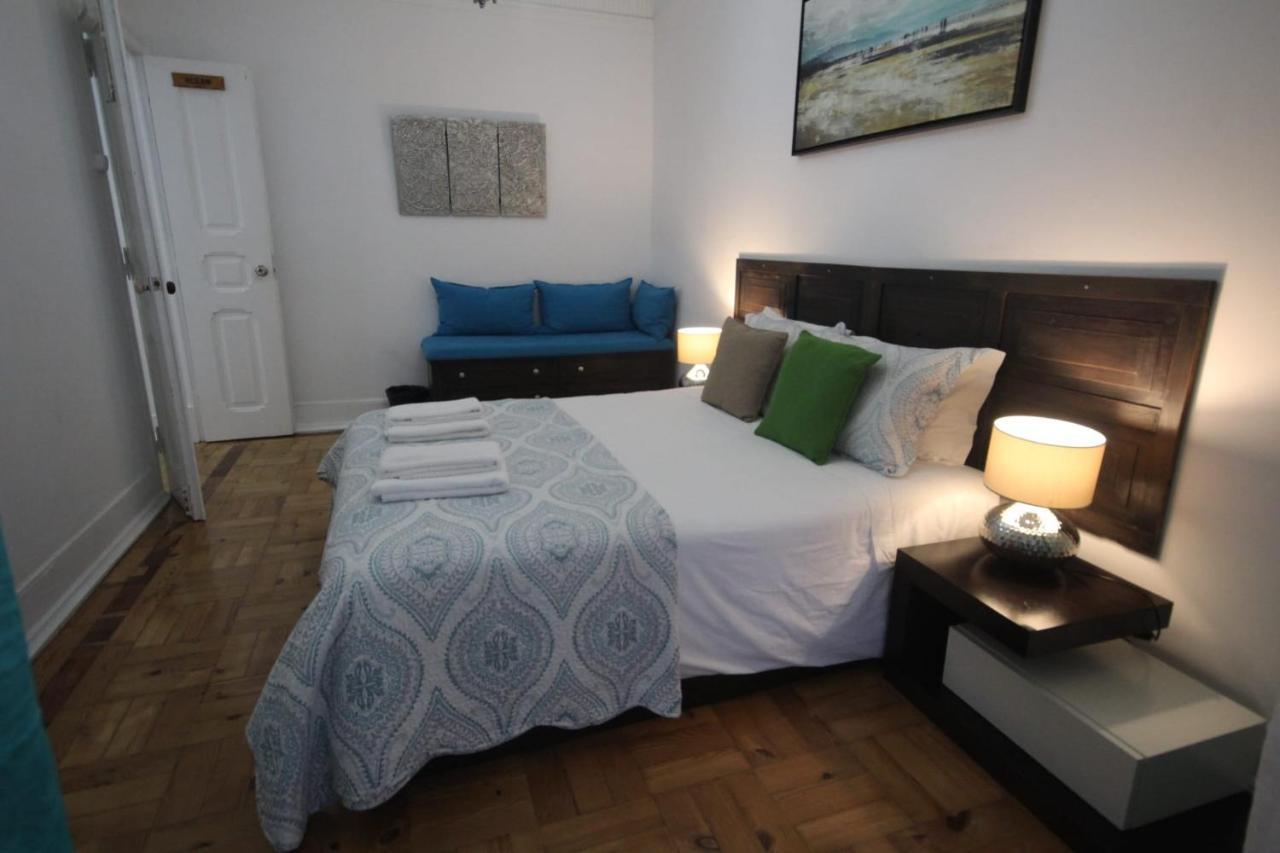 Guest house Ocean M1 R4 - Large Double With Shared Bathroom In Center Lisbon