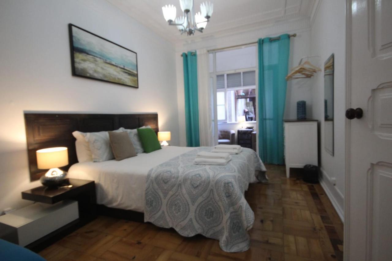 Ocean M1 R4 - Large Double With Shared Bathroom In Center Lisbon