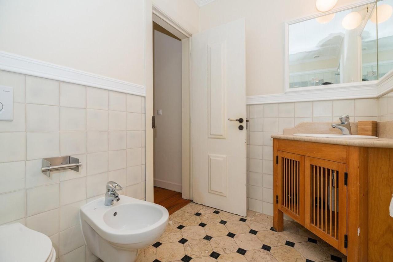Apartamento Stunning & Modern 2 Bedroom In Chiado Lisboa