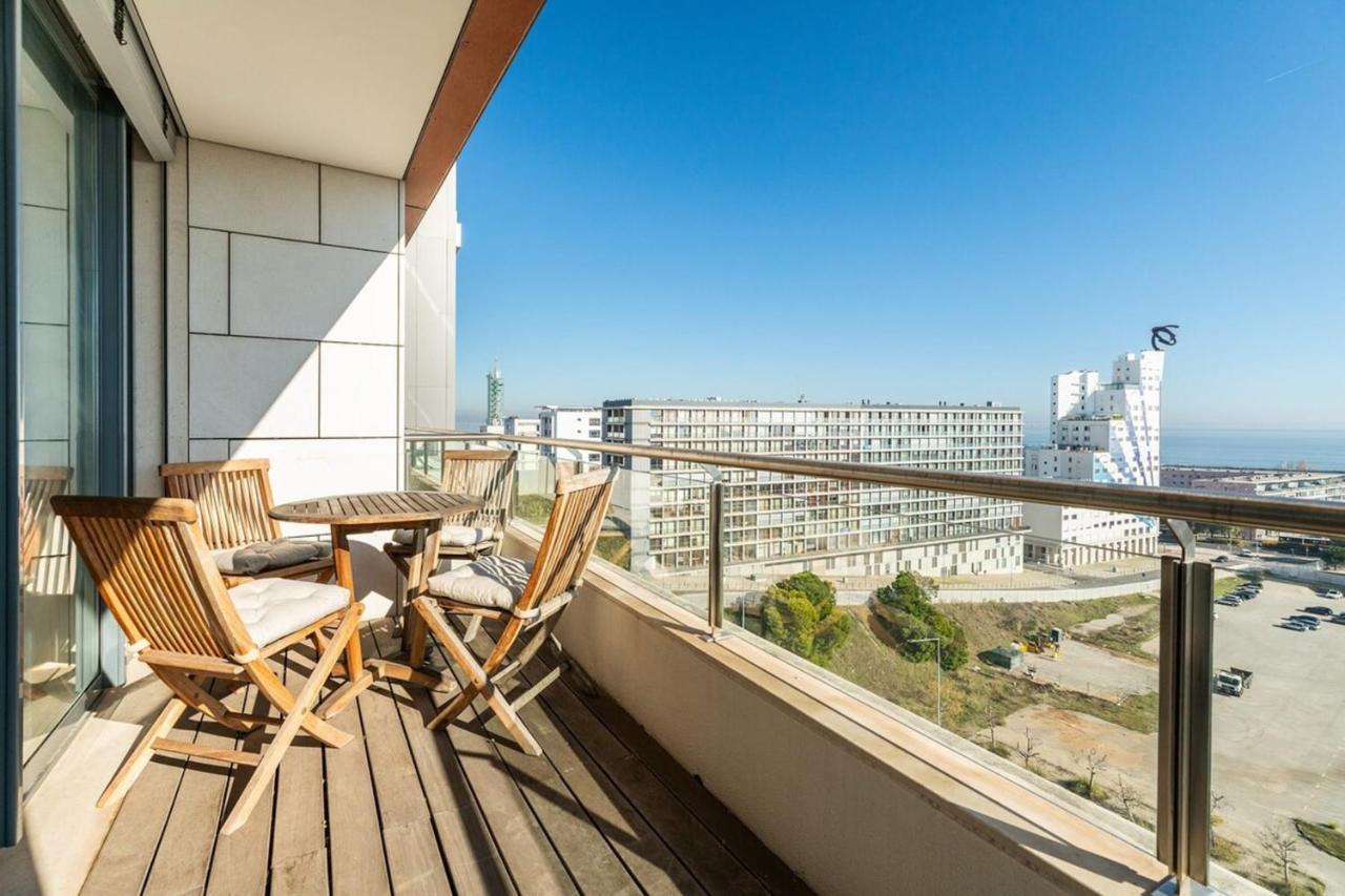 Modern 2 Bedroom With Balcony And Amazing Views Apartment *