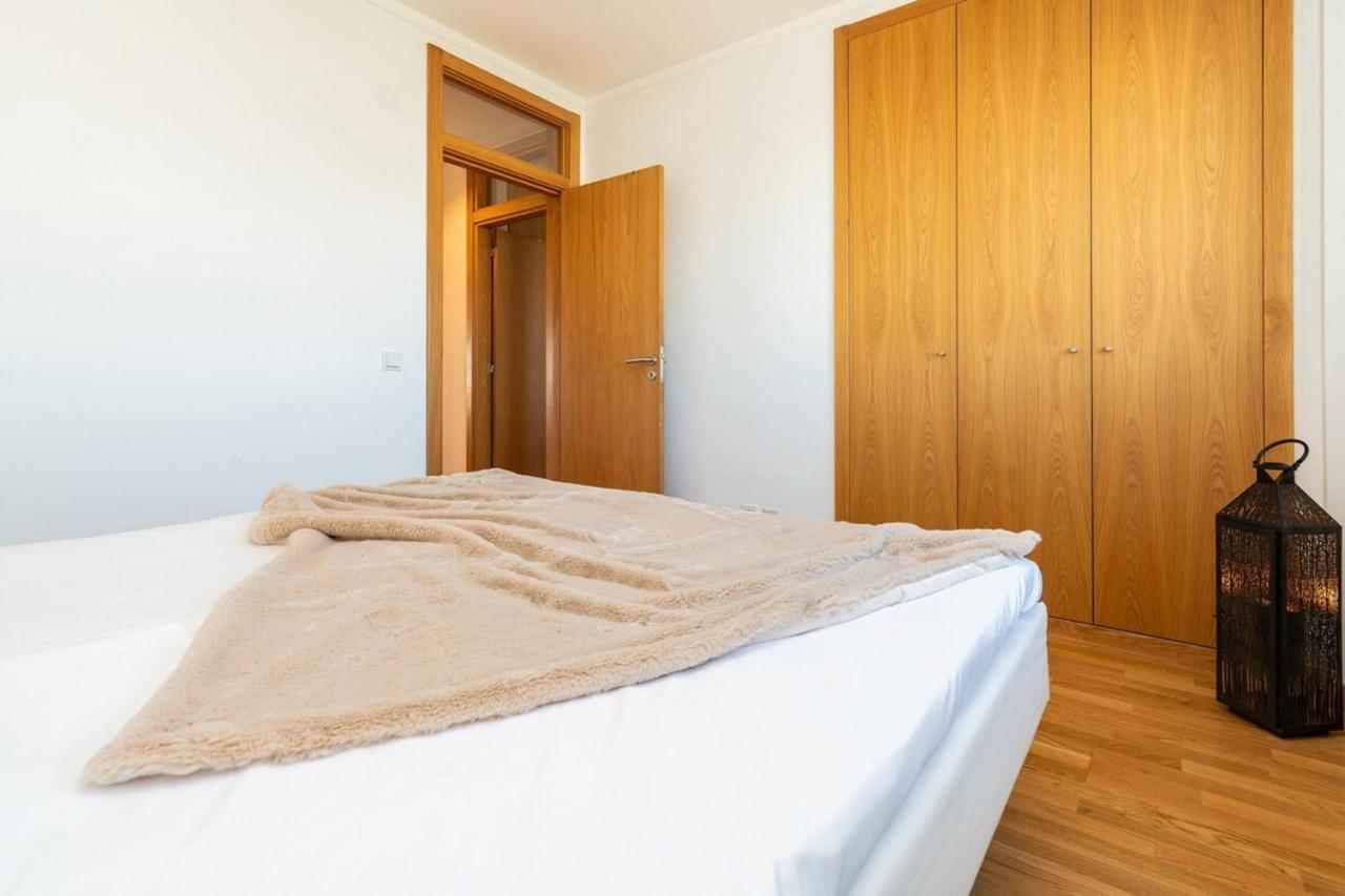 Modern 2 Bedroom With Balcony And Amazing Views Apartment Lisbon