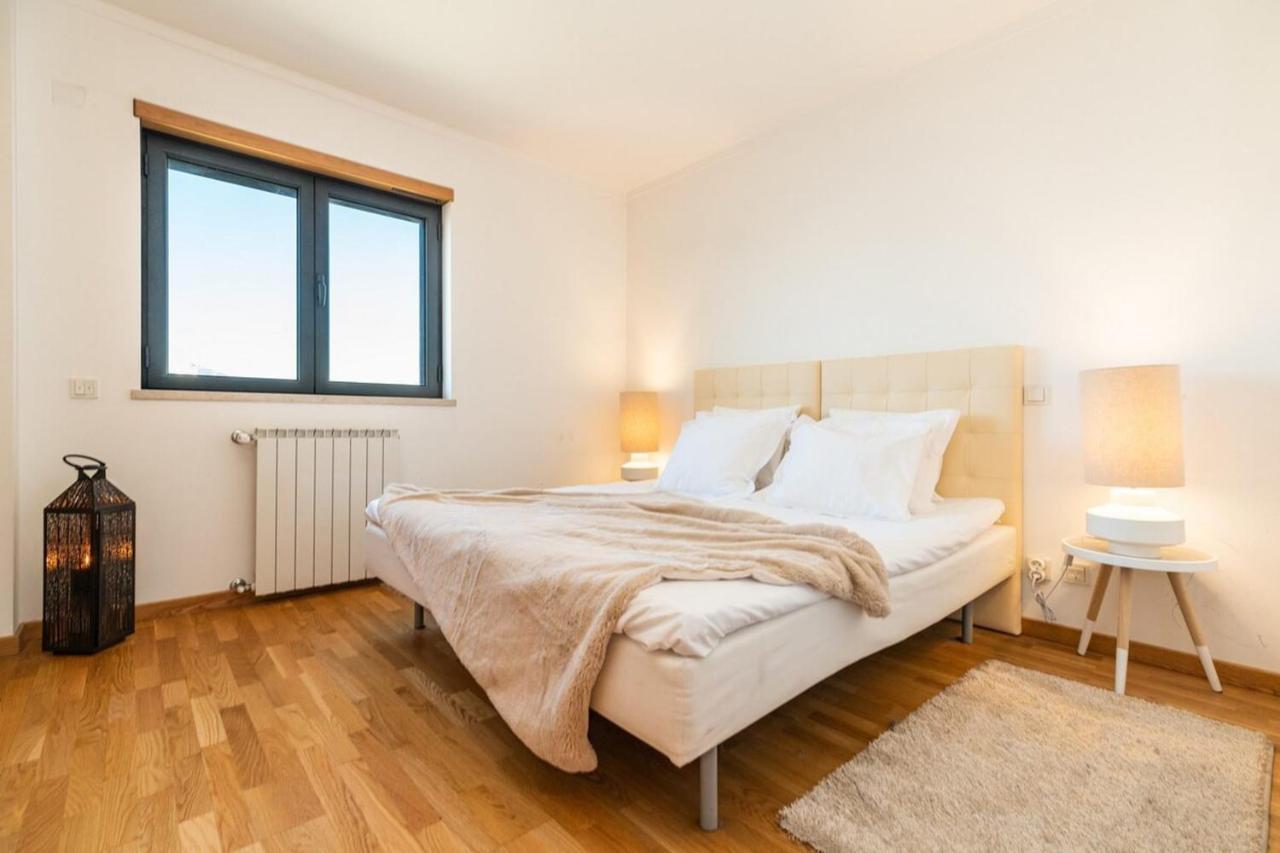 Modern 2 Bedroom With Balcony And Amazing Views Apartment *