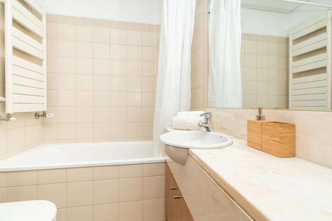 Modern 2 Bedroom With Balcony And Amazing Views Apartment Lisbon