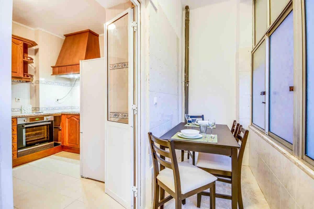 Spacious Alameda Homestay Lisbon