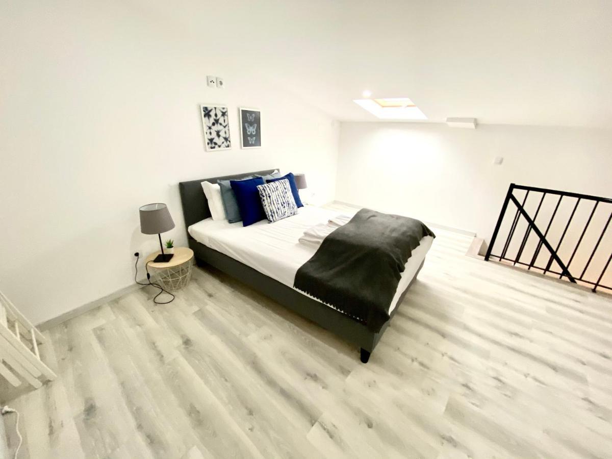 Apartment House Of Comfort Duplex A In The Center Of