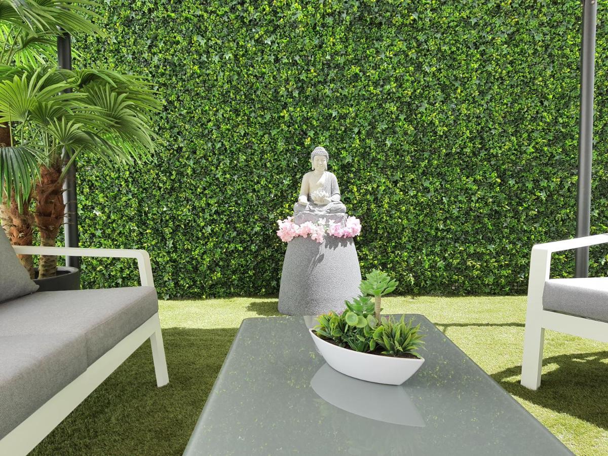 Exotic Fusion Double With Garden *