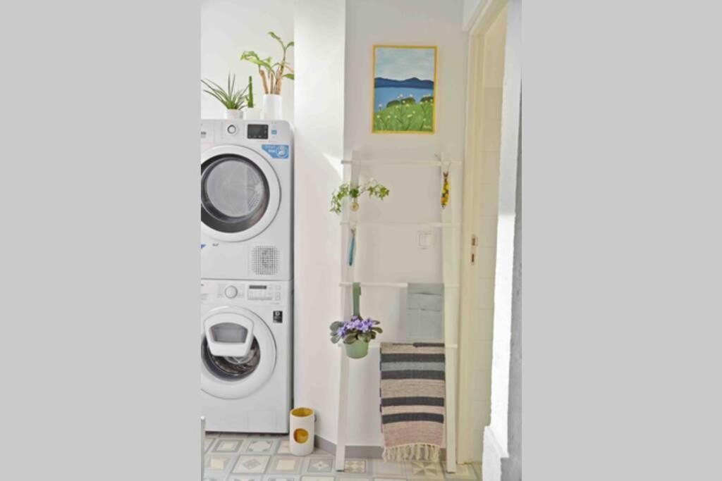 Apartment Two Bedroom Cozy Flat By River In Quiet Art Zone *