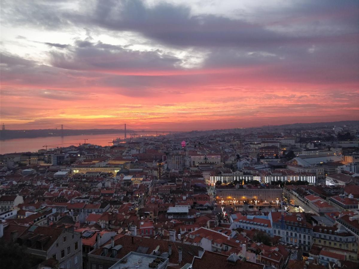Superb Overlooking Graca In * Lisbon