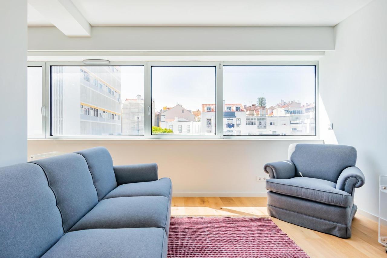 Estrela Modern Flat @ Infante Santo * Lisbon