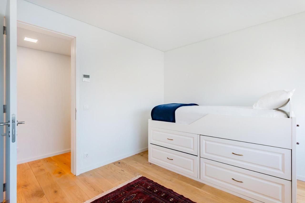 Apartment Estrela Modern Flat @ Infante Santo Lisbon