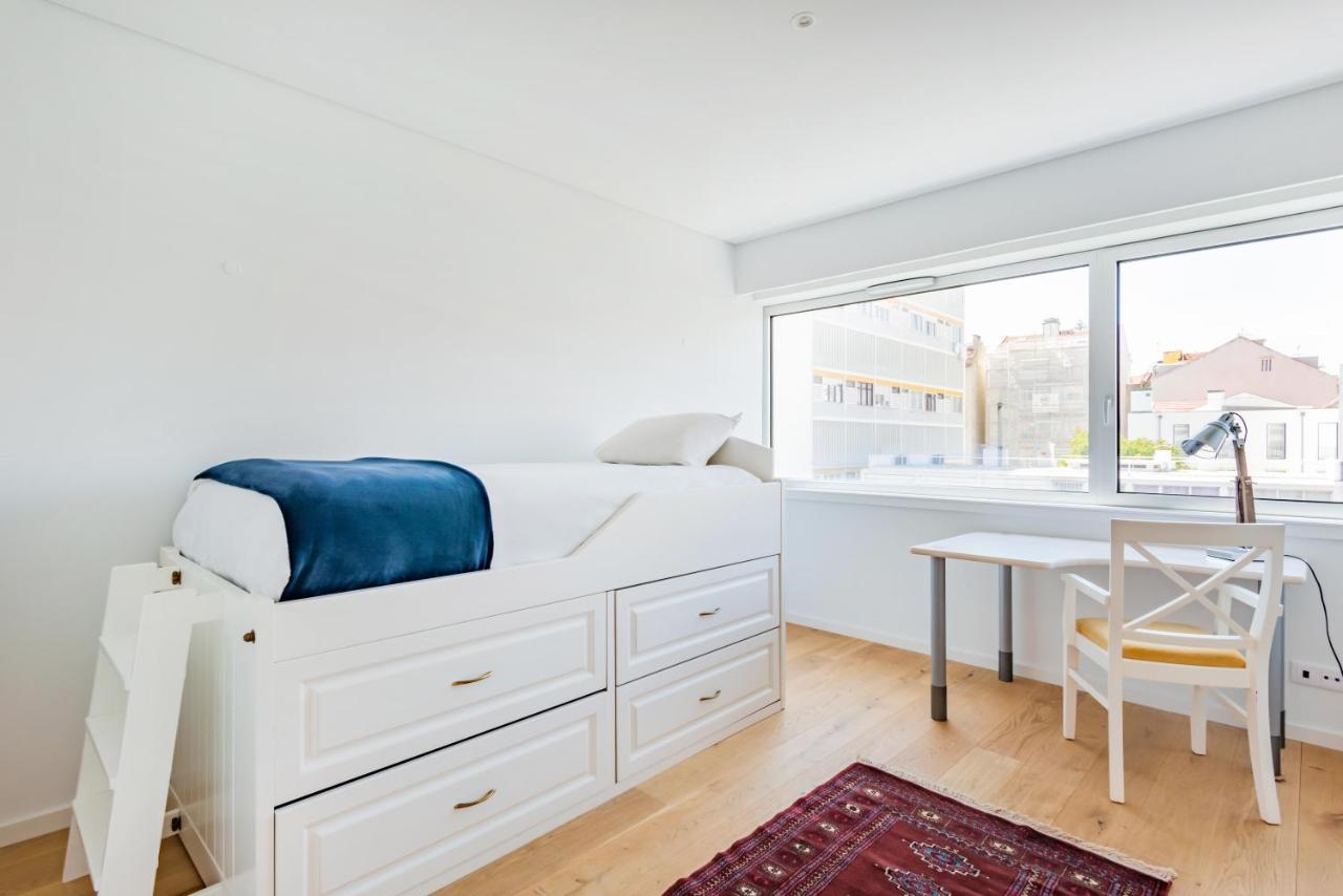 Apartment Estrela Modern Flat @ Infante Santo Lisbon
