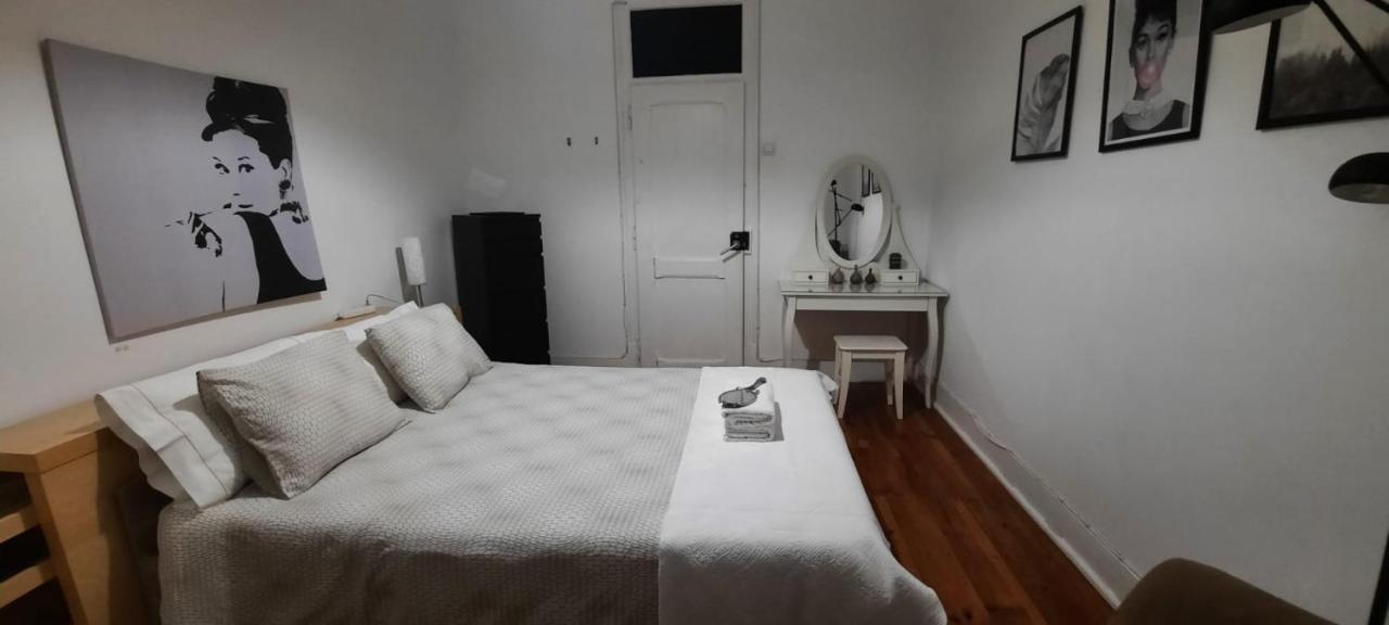 Apartment Sunny Terrace Apt, Close To Downtown! 2 Bedroom Flat *