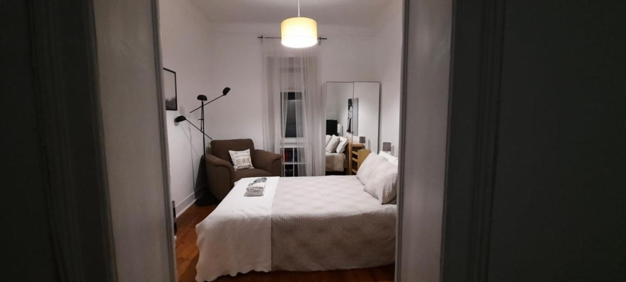Sunny Terrace Apt, Close To Downtown! 2 Bedroom Flat Apartment Lisbon