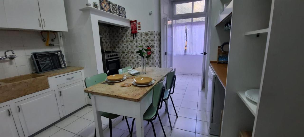 Sunny Terrace Apt, Close To Downtown! 2 Bedroom Flat Apartment *