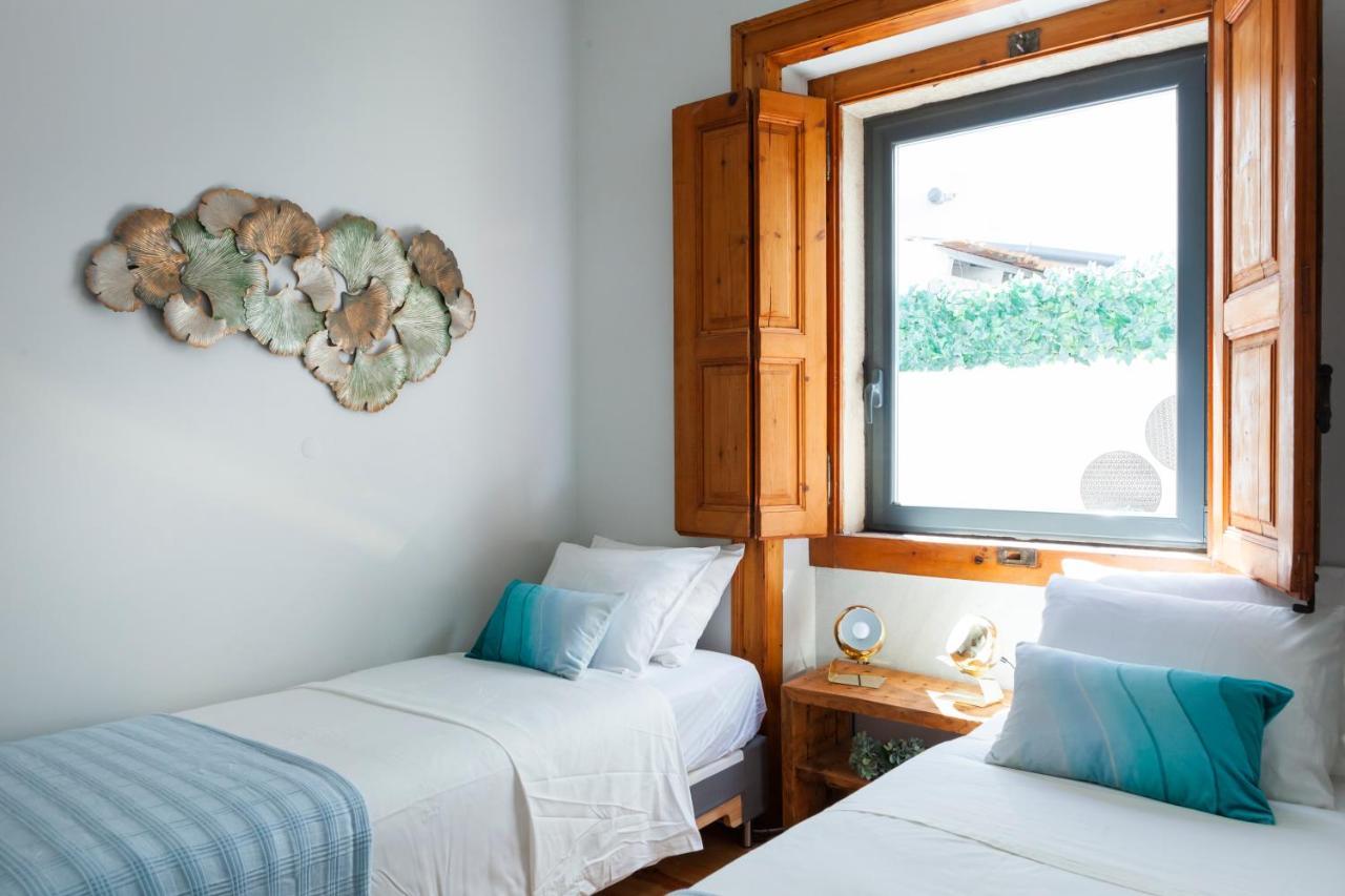 Alfama Terrace With Authentic Xviii Tiles And Historic Notes 3 Bedrooms & 2 Bathrooms Ac Apartment