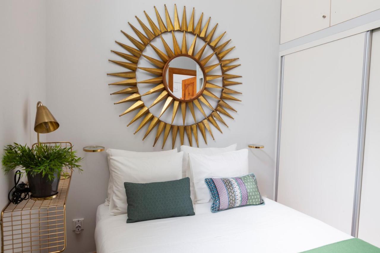 Alfama Terrace With Authentic Xviii Tiles And Historic Notes 3 Bedrooms & 2 Bathrooms Ac Apartment