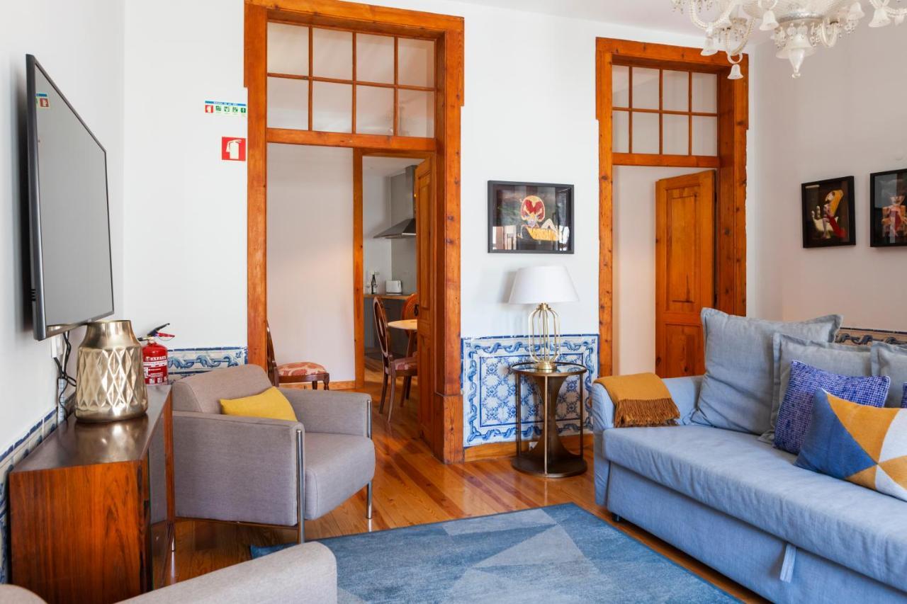 Alfama Terrace With Authentic Xviii Tiles And Historic Notes 3 Bedrooms & 2 Bathrooms Ac * Lisbon