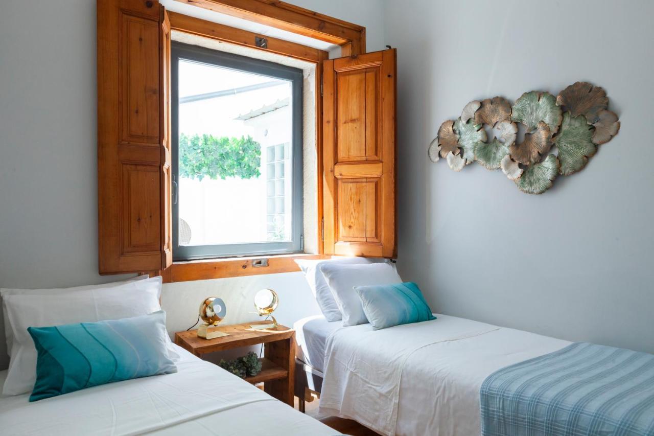 Alfama Terrace With Authentic Xviii Tiles And Historic Notes 3 Bedrooms & 2 Bathrooms Ac Apartment *