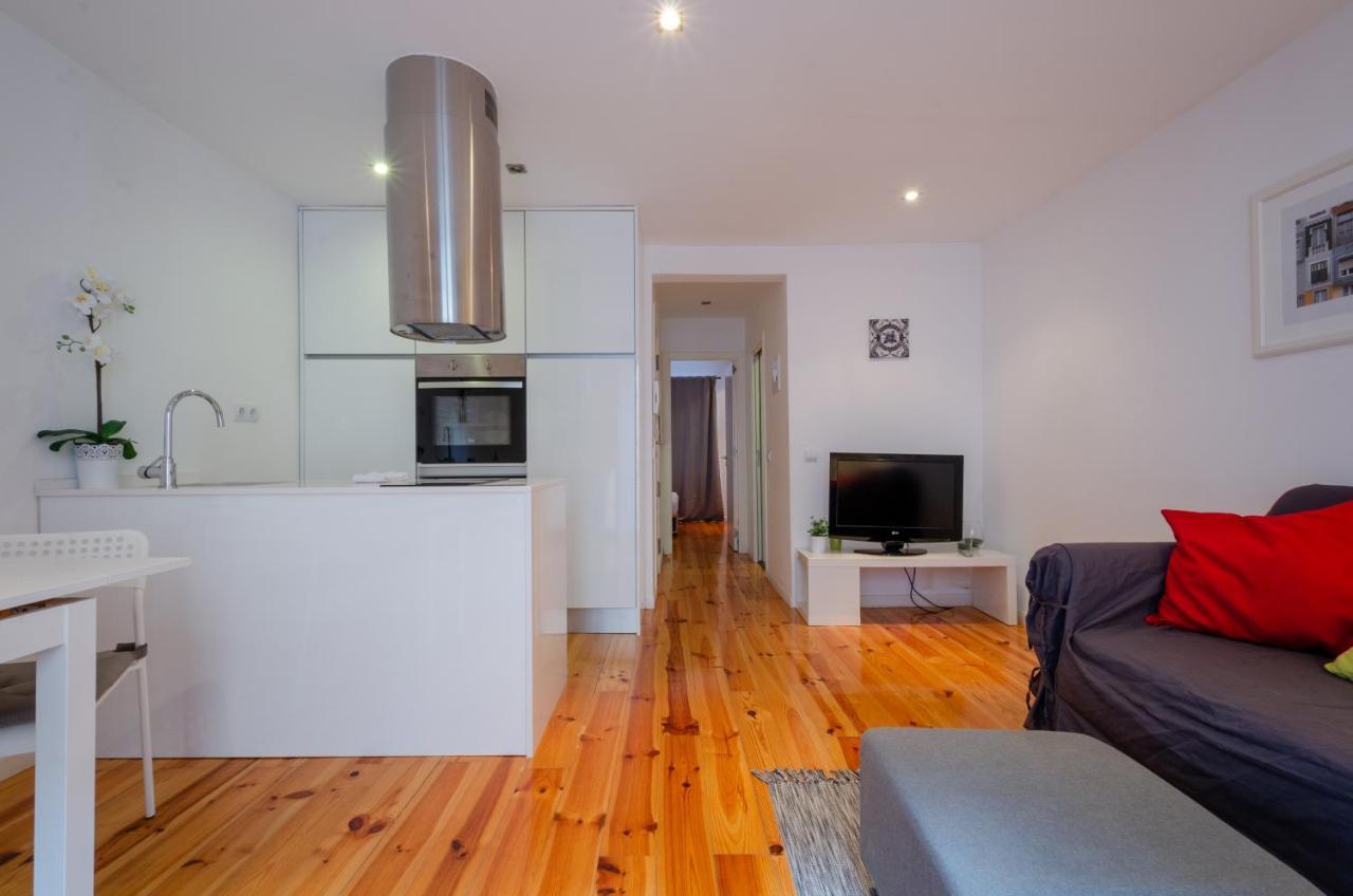 Flat Near Avenida Apartment