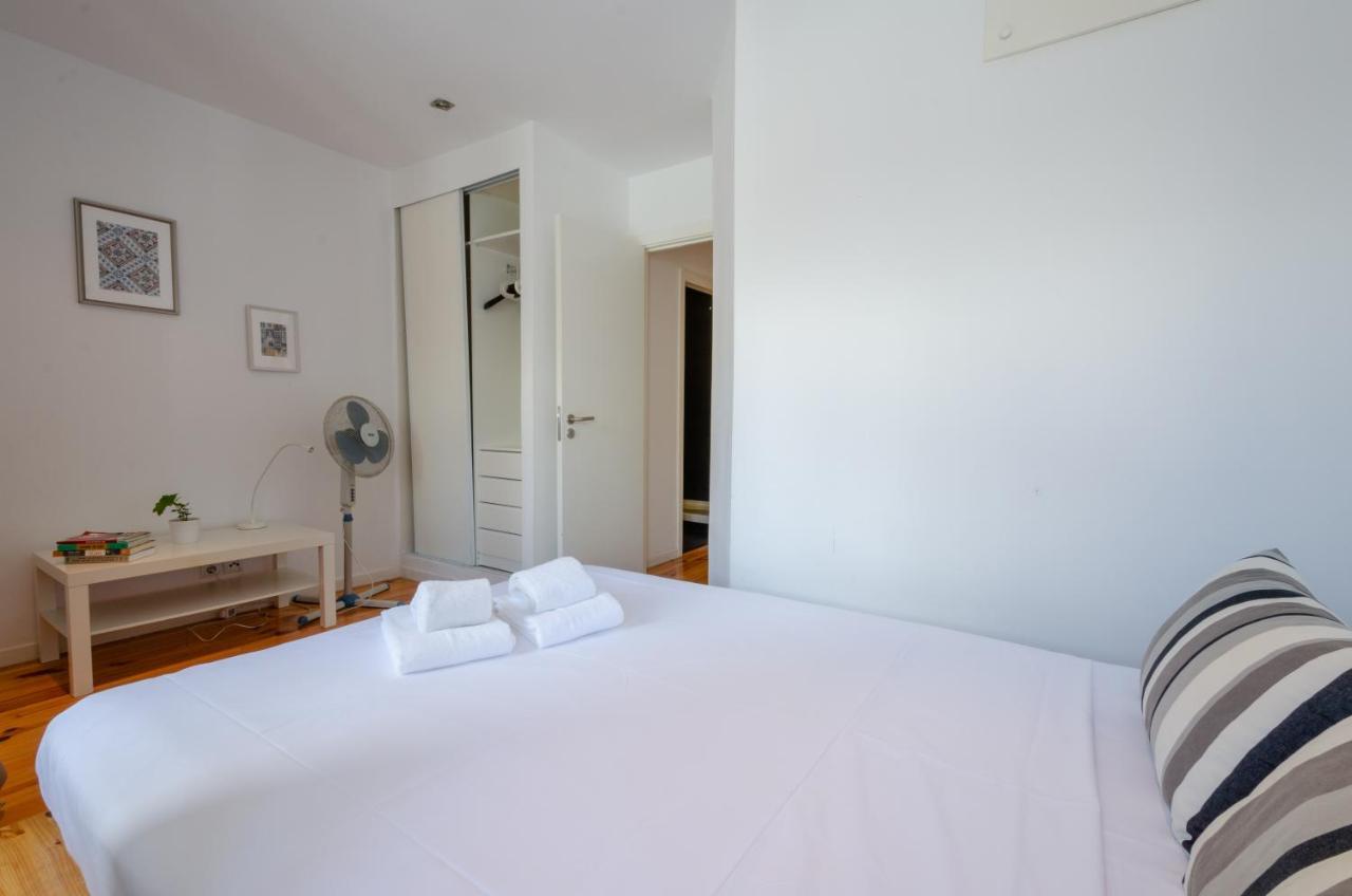 Flat Near Avenida Apartment