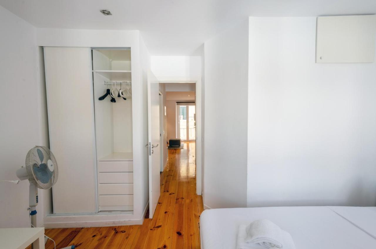 Flat Near Avenida Apartment