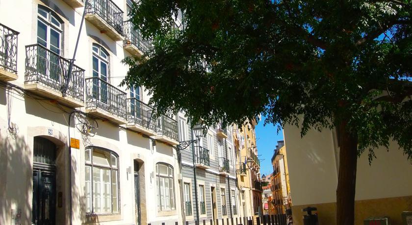 Flores Terrace Apartment *