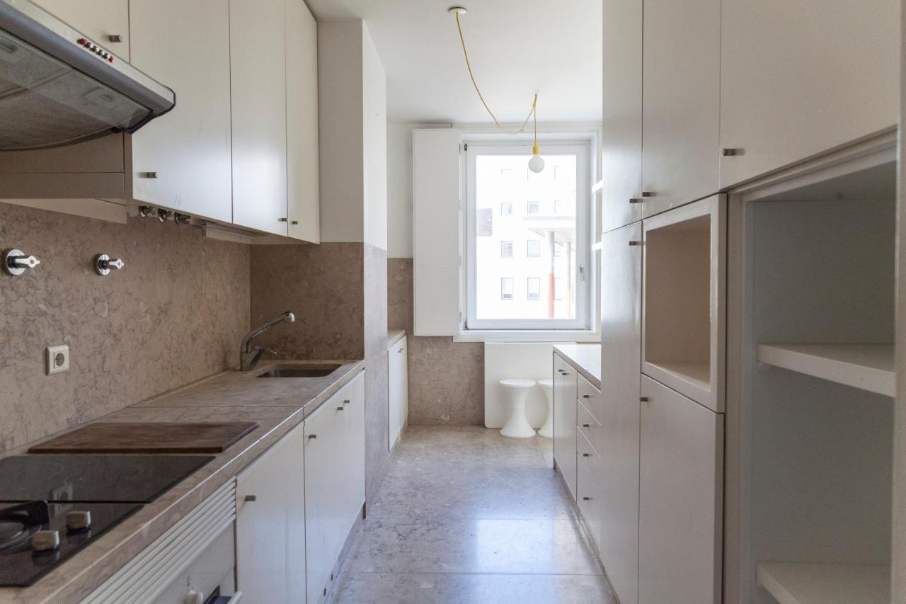 Classy 2bdr In Downtown By Lovelystay
