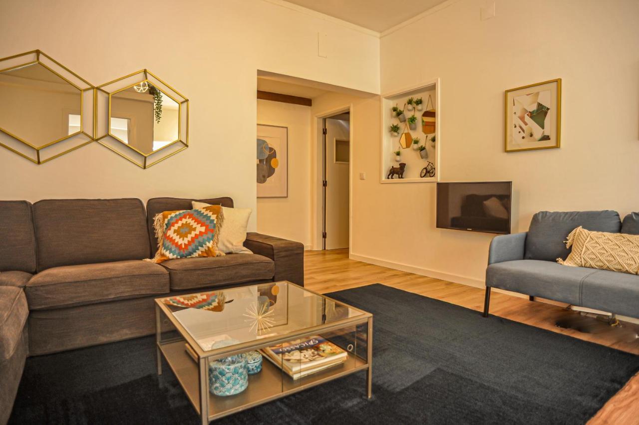 Marques De Pombal - 8 Bedroom Guest house *