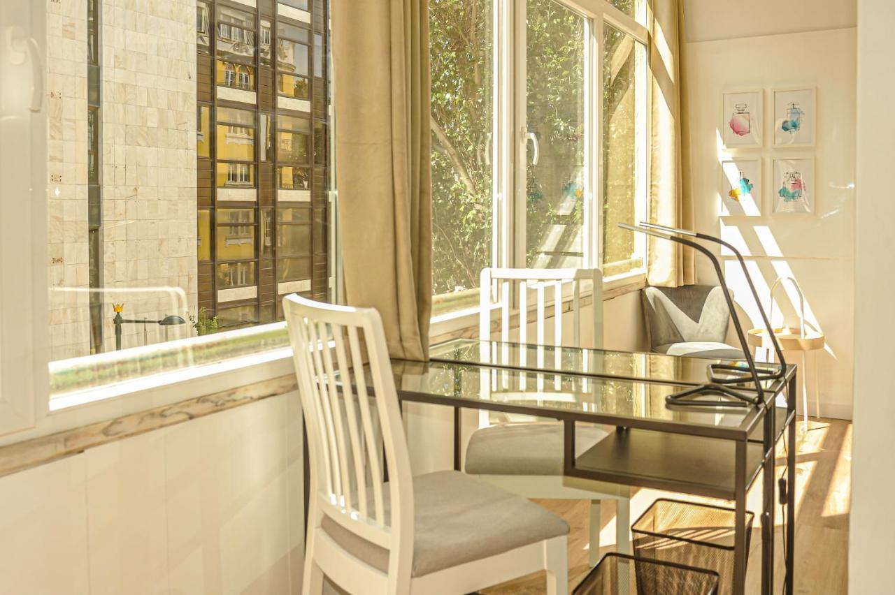 Guest house Marques De Pombal - 8 Bedroom Lisbon