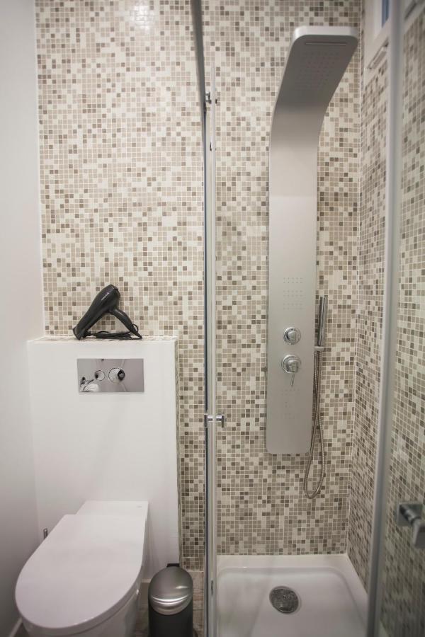 Cosy Tiles House Apartment