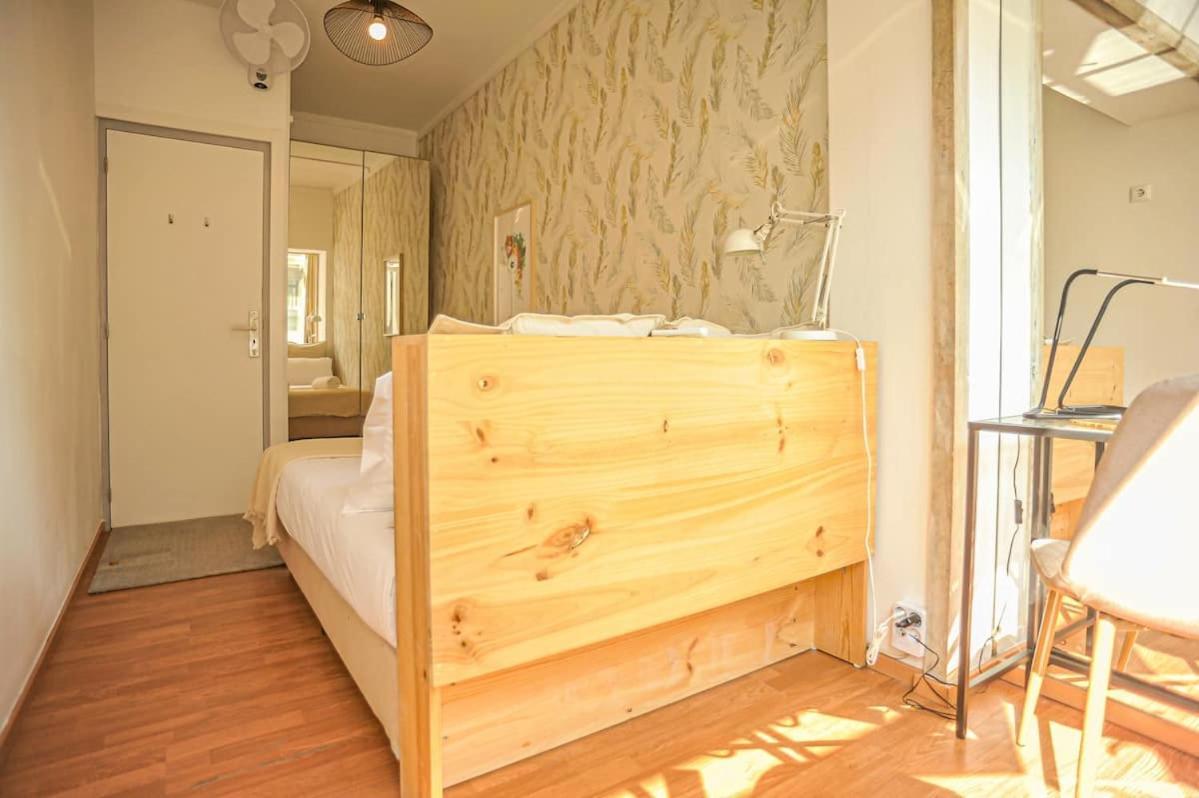 Marques De Pombal - 8 Bedroom Guest house