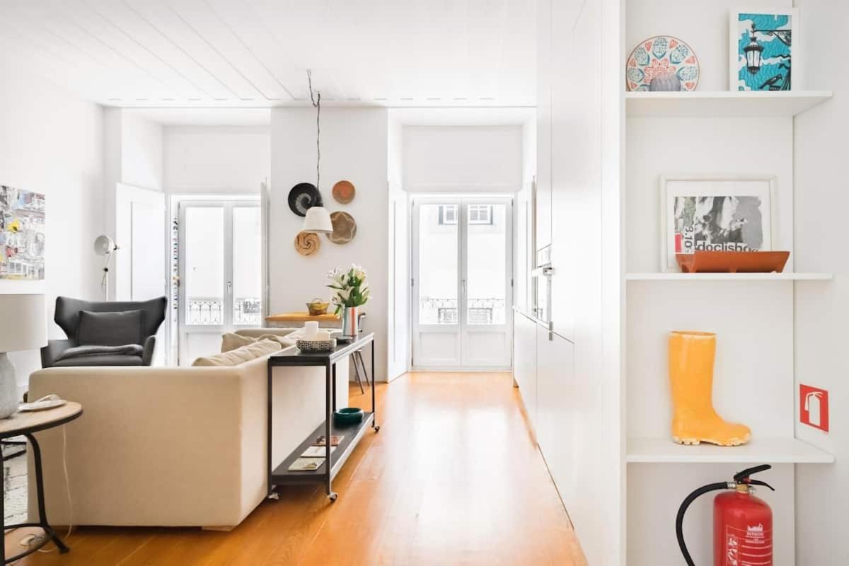 Charming & Modern Flat Close To Time Out Market