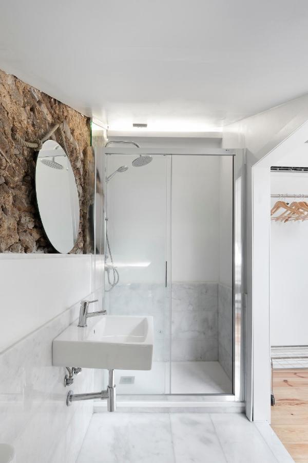 Lusiadas With Private Bathroom Lisbon