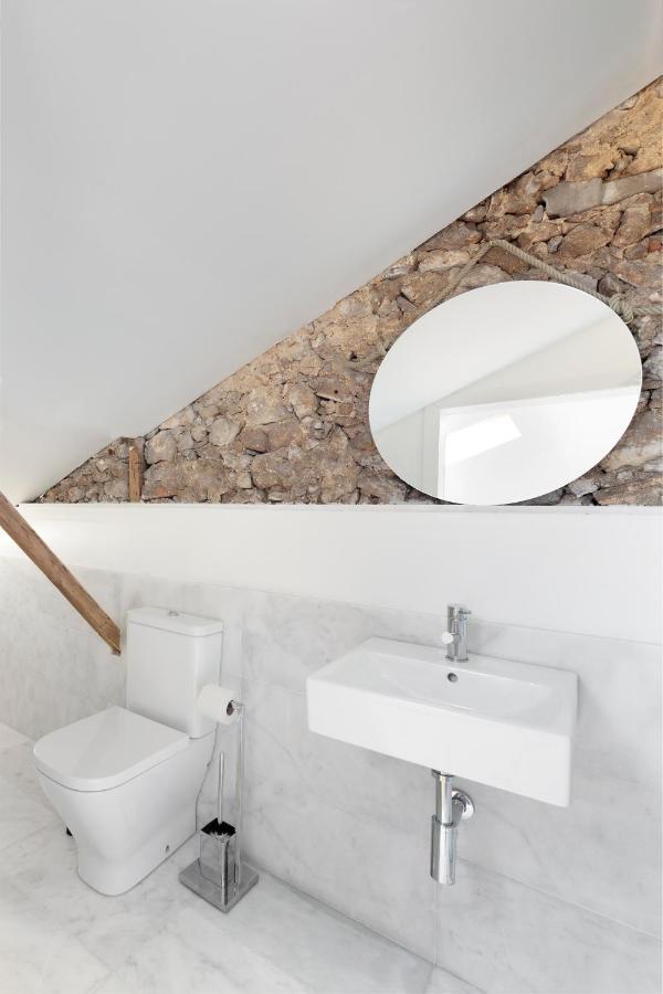 Lusiadas With Private Bathroom Guest house