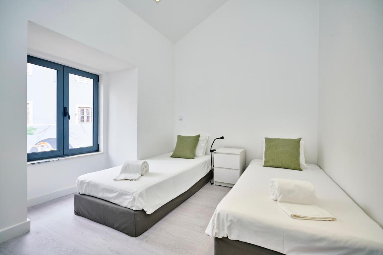 Apartment Altido Fabulous 3-br In Western *
