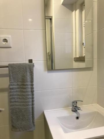 Romantic 1 Bedroom At Roma Avenue - 1c Lisbon