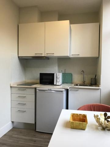 Romantic 1 Bedroom At Roma Avenue - 1c
