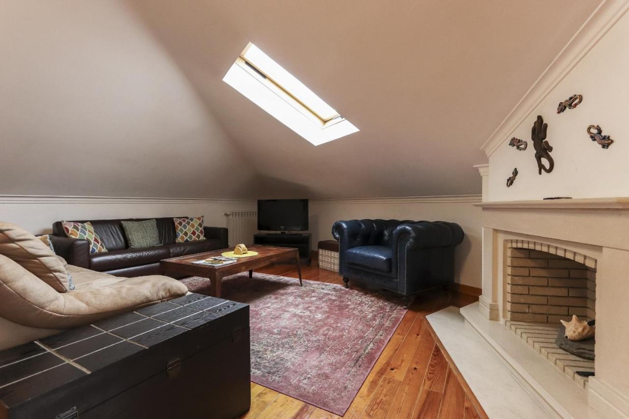 Grand Parliament Duplex By Homing *