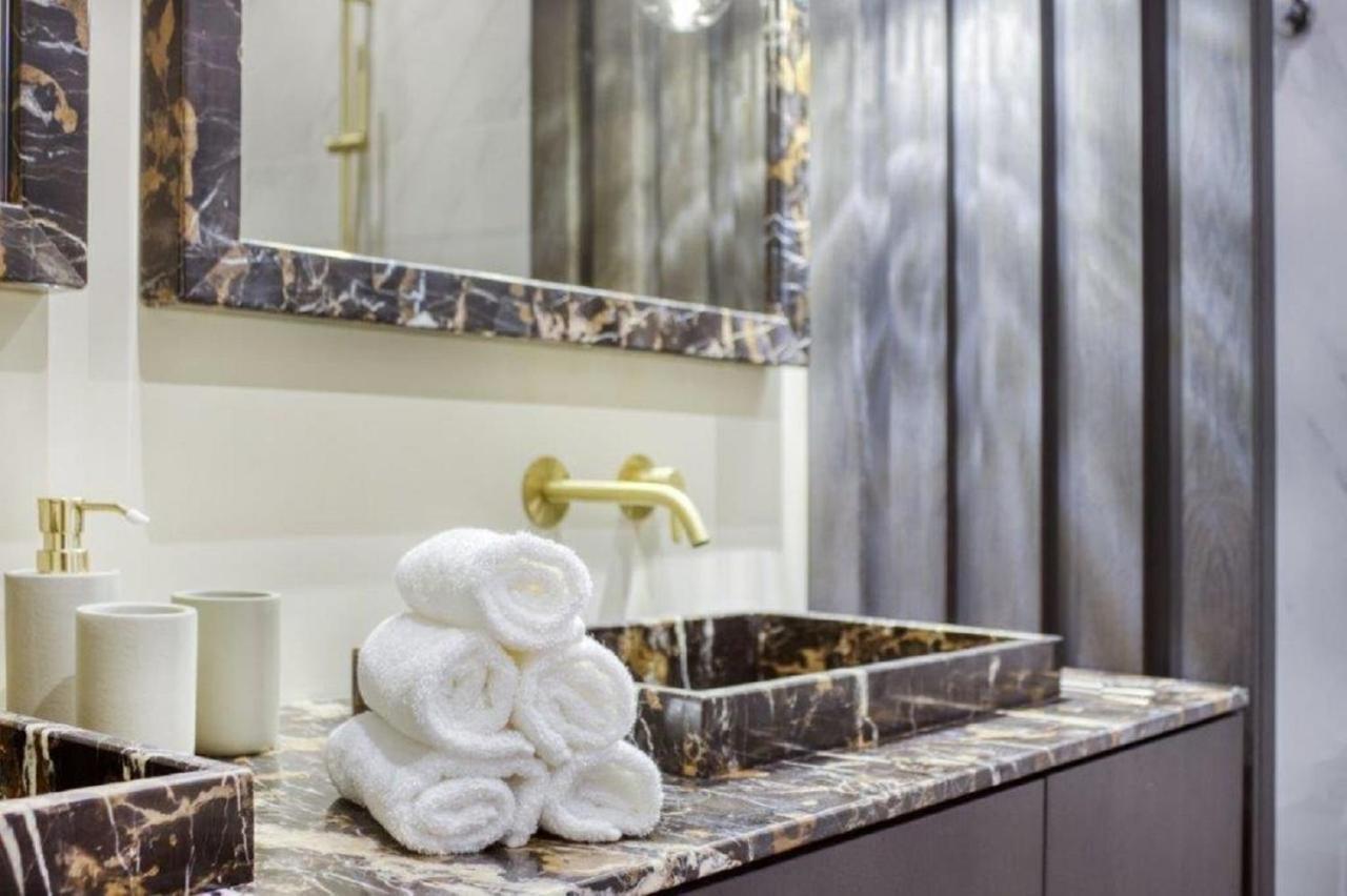 Stunning Near Avenue Liberdade Apartment Lisbon