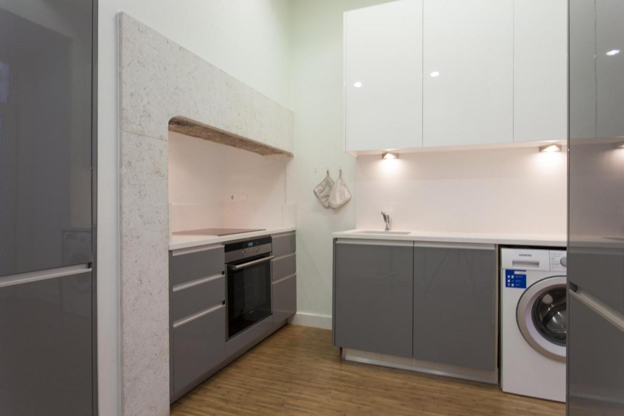 Downtown Brown By Homing Apartment