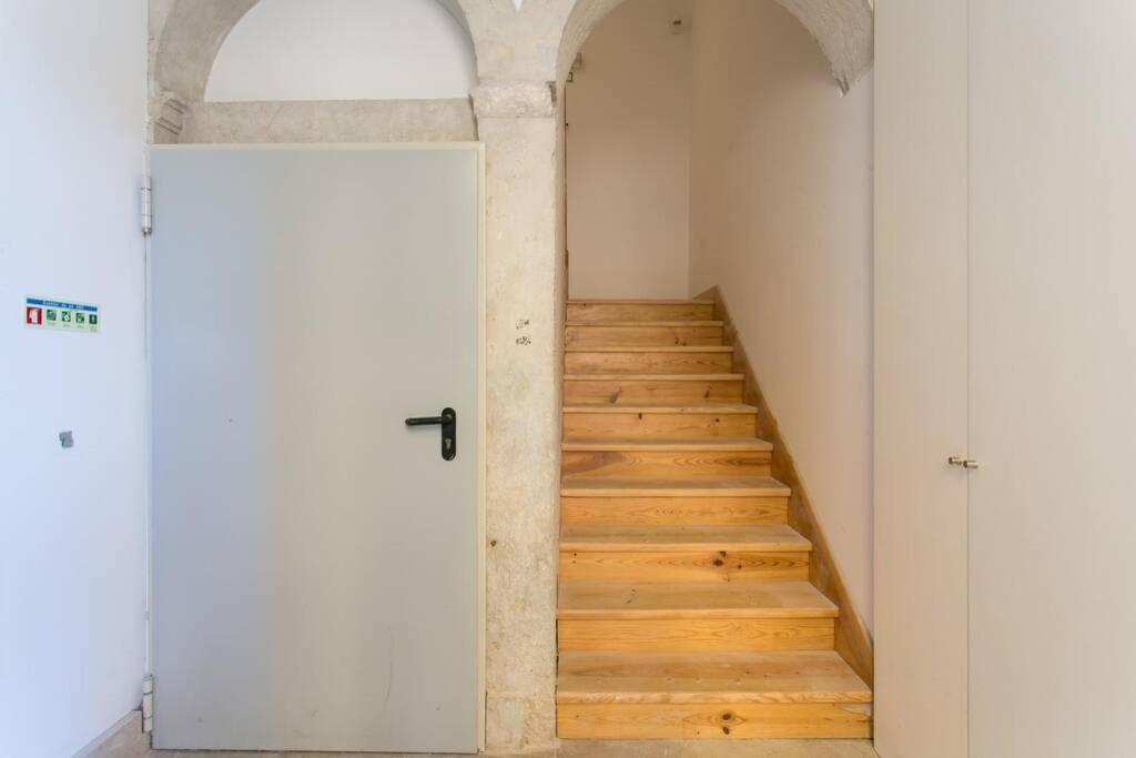 Apartment Jp39 - Baixa 18th Century Tiles With 2 Bdr!