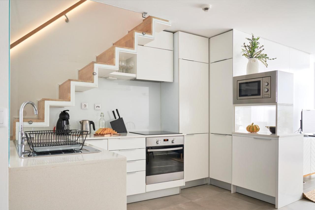Villa Charming House With Terrace In Lisbon.wifi. Lisbon