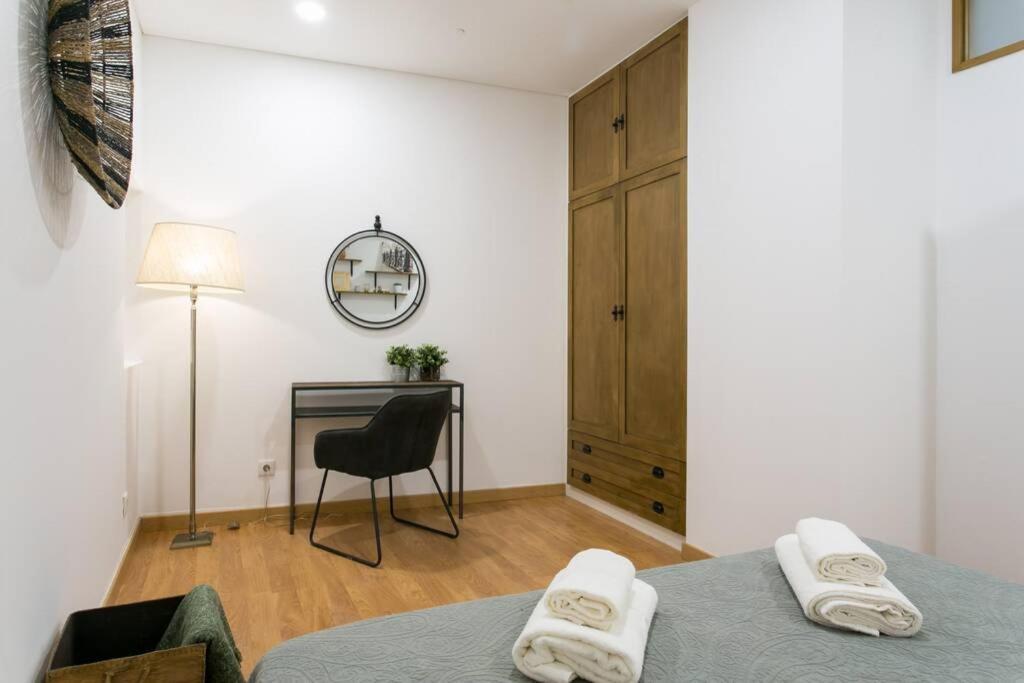 Apartment Jp39 - Baixa 18th Century Tiles With 2 Bdr!