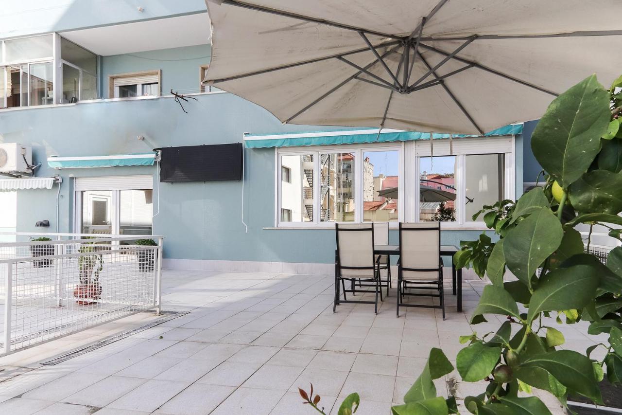 Almirante Terrace By Homing * Lisbon